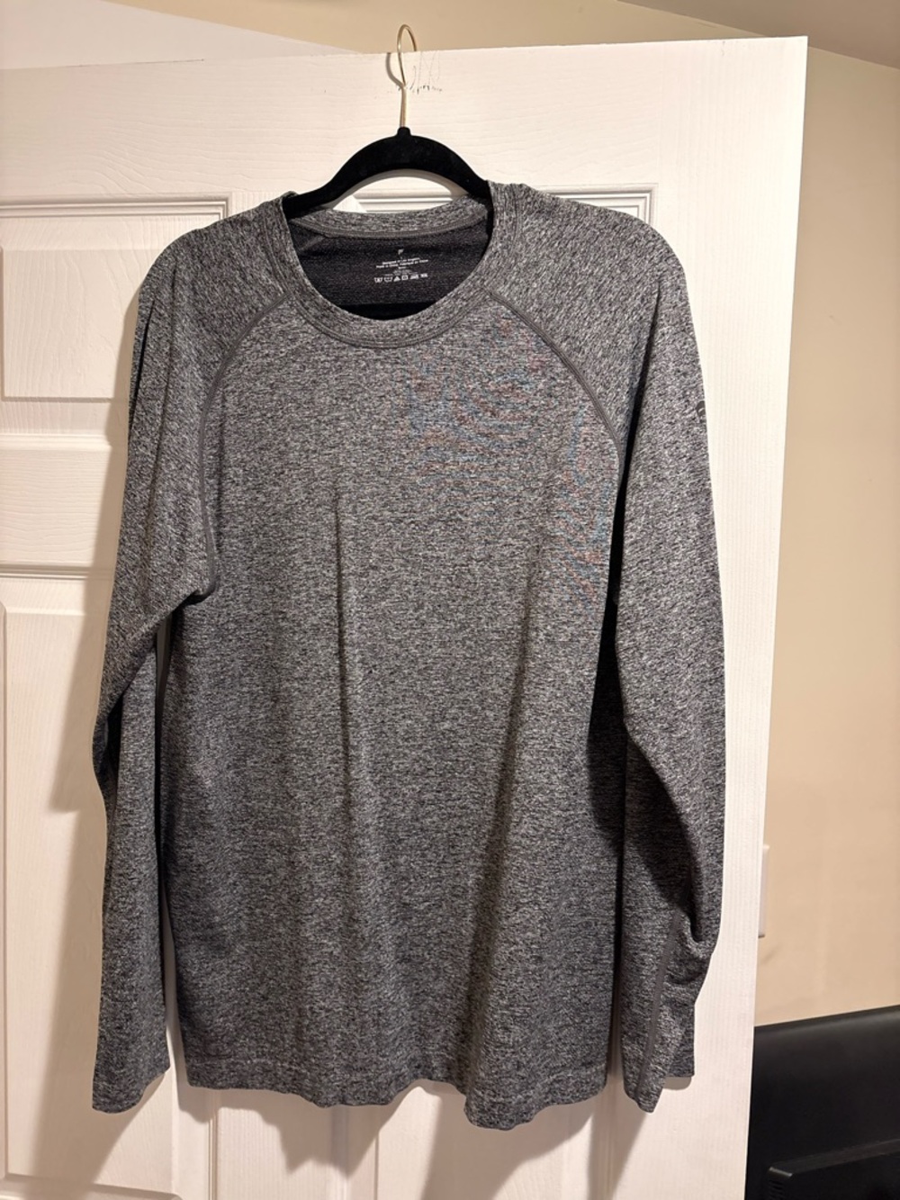 Fabletics Men's Long-Sleeve Athletic Shirt - Gray